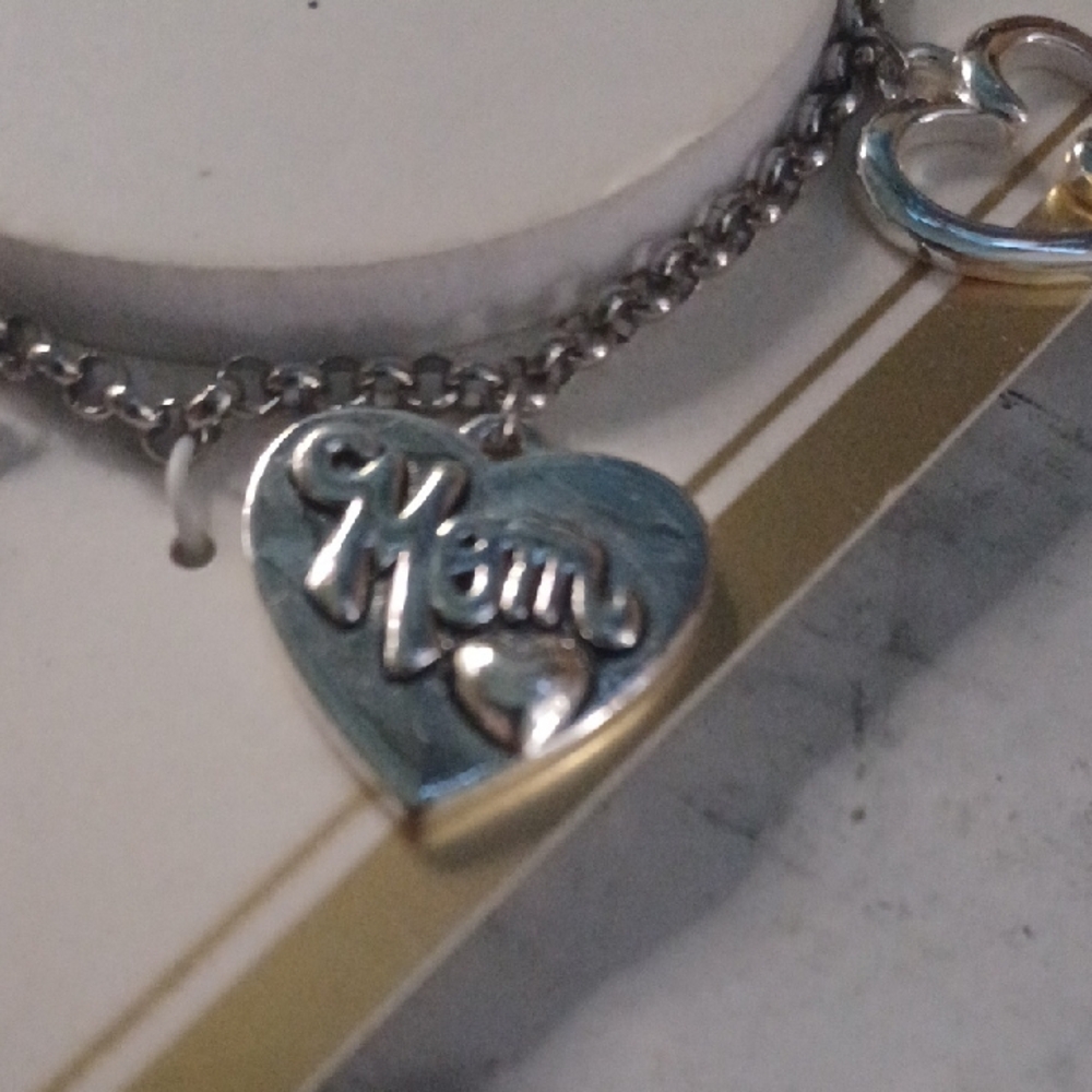 Footnotes Silver Stainless Steel Heart Charm Bracelet - Picture 4 of 5